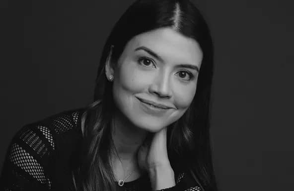 Dra. Caroline Cha