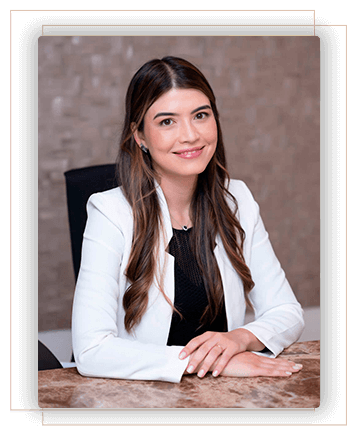 Dra. Caroline Cha - Dermatologista formada pela USP, especialista em dermatologia clínica e estética em São Paulo